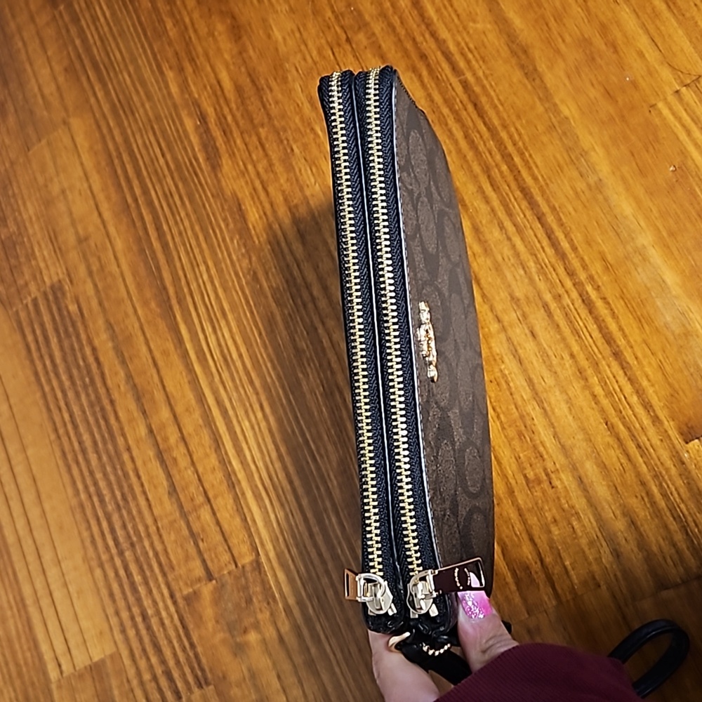 Coach Wallet/Wristlet - Picture 2 of 4